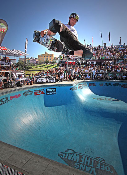 Rune Glifberg - Bondi Bowlarama - photo by David Read
