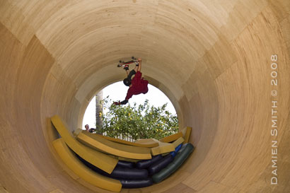 Hotslide loops the pipe